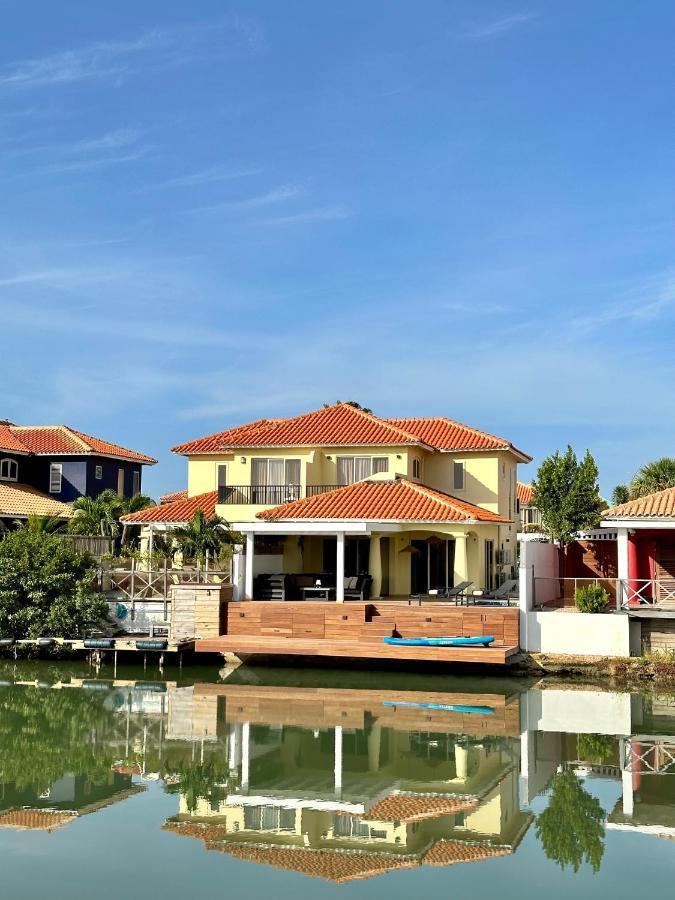 Kas Manta Watervillas Кралендижк Екстериор снимка